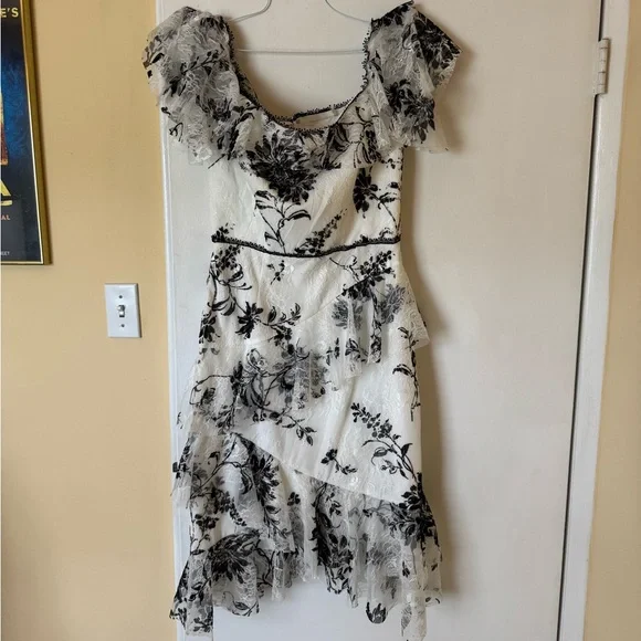 Marchesa | Dresses | Marchesa Notte Lace Dress Size 8 | Poshmark
